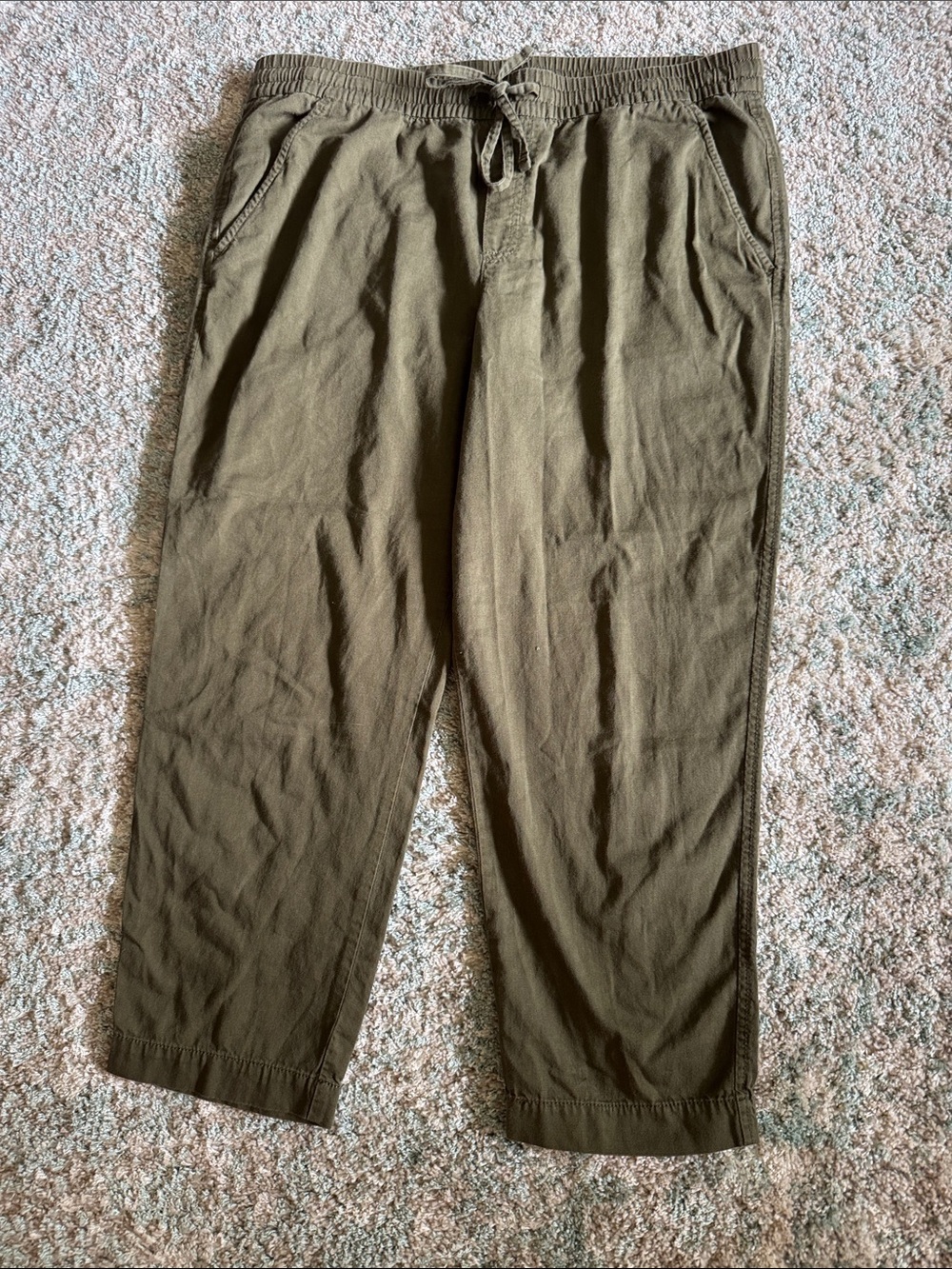 GAP Olive Green Drawstring Capri Pants